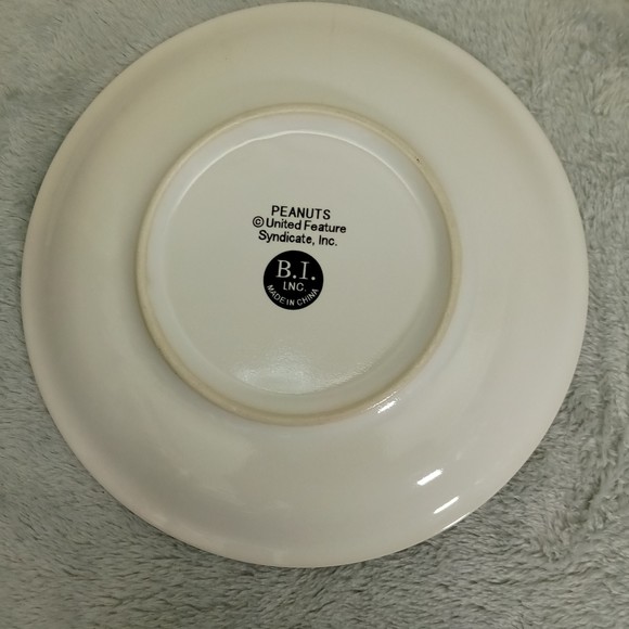 B.I. Inc Peanuts Christmas Plate 7.75" - Picture 2 of 2